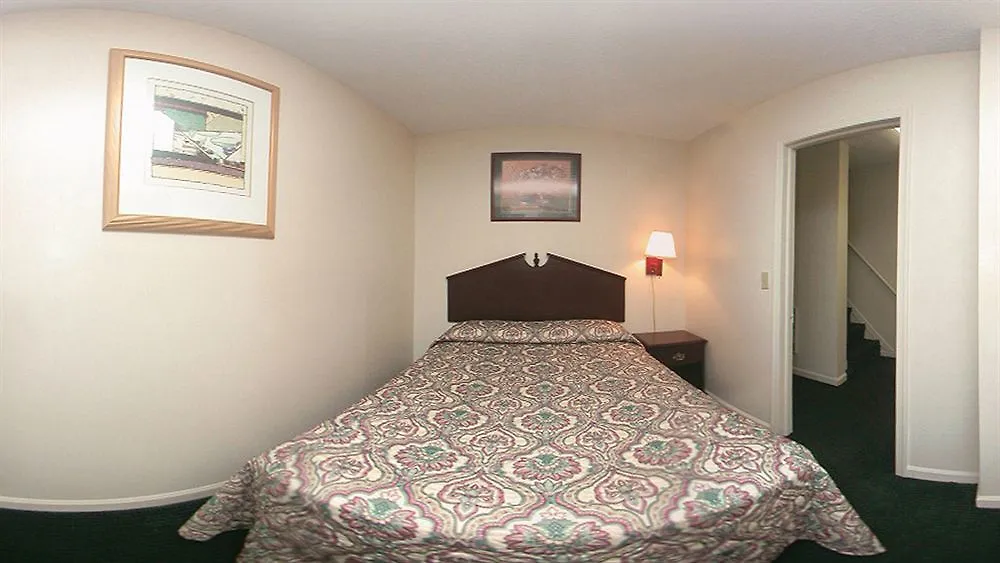 Rodeway Inn & Suites Williamsburg 2*,