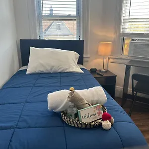 Cozy Private Bedrooms Kitchen Wifi Guest house Englewood