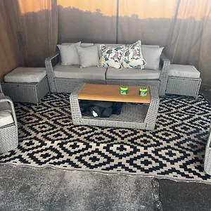 Spacious Comfy In Cozy Classy Duplex Guest house New York