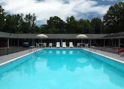 Hotel Rodeway Inn & Suites Williamsburg